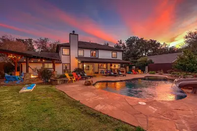 Image de North Austin Oasis near Domain 20 min to Downtown