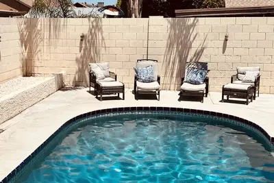 Image de Spacious Home, Private Pool, minutes to Spring Training, and Cardinal Stadium