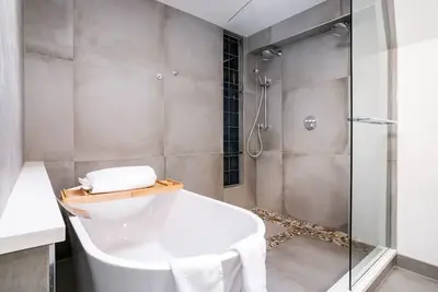 Image de Designer-renovated house in the heart of Wicker Park