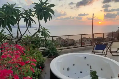 Image de Silvia's romantic loft, 24h electricity, private jacuzzi