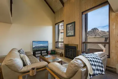 Image de Marmot Meadows Retreat at Cascade #50 | family vibes, mtn views, heated pool