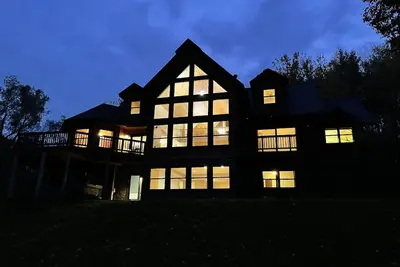 Image de Private Retreat on 33 Acres with 1400 ft Lakeshore