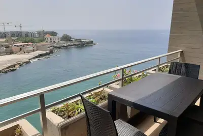 Image de Silvia's 1 Br beachfront apartment / 24 h electricity
