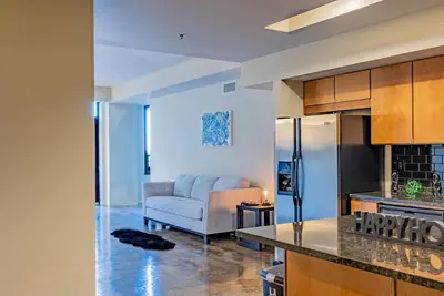 Image de Beautiful 1 Bedroom Loft in the Heart of Downtown ( Sleeps 4)