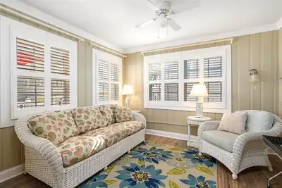 Image de Charming Oceanblock Cottage  just steps to beach! ! Free Linens