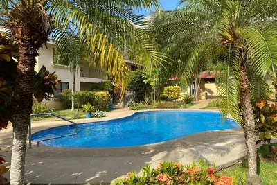 Image de 2 Bed 2 Bath condo with pool, full kitchen, in the marine sunset condos.