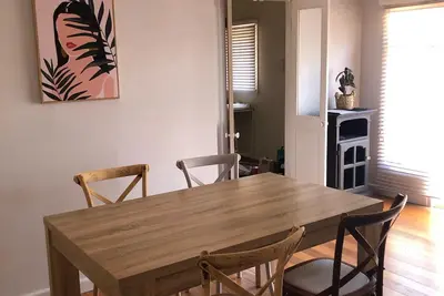 Image de Perfect family business getaway walking distance to shops, cafes and restuarants