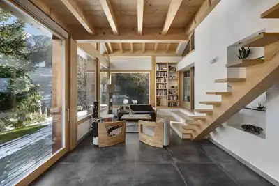 Image de One of a kind luxury chalet in the middle of pristine wilderness