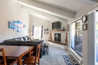 Image de Remodeled 3br Avon Condo, Pool, Hot Tub, & Walking Distance to Gondola & Shops