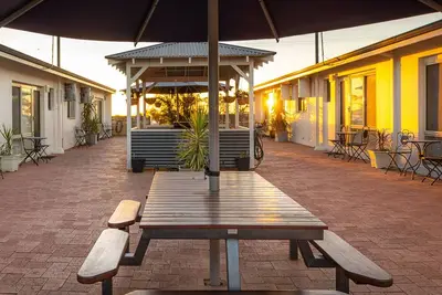 Image de U2 Family friendly accommodation directly across from the Beach, Murchison River