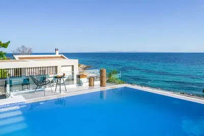 Image de Nerea SeaFront Villa, a Pristine Retreat