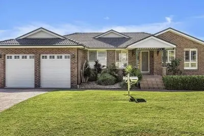 Image de Stones throw away from several beaches, Shellcove Marina, Shellharbour village,