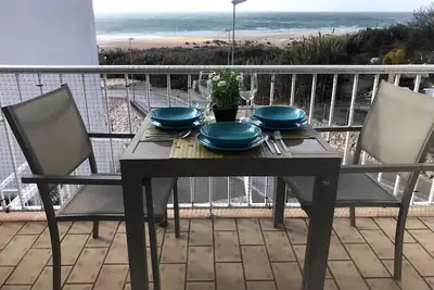 Image de 1st line of the beach. Facing the sea, large terrace overlooking the sea, free wifi