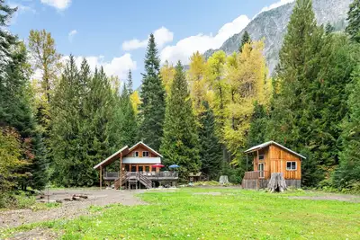 Far and Away Cabin  | 0 Bed, 1 Bath
