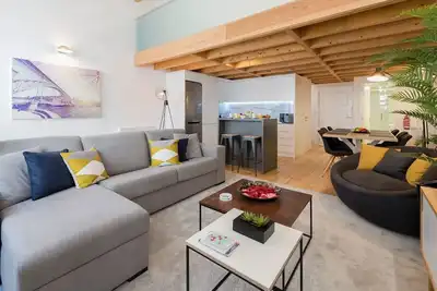Image de Modern Loft in City Center by LovelyStay