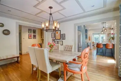 Image de Central Beltline Beauty made for Entertaining