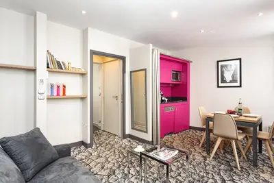 Image de Serotel Suites Paris - Appartement moderne - 2g