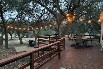 Image de Your Own Piece of The Guadalupe! Long Stay Discoun