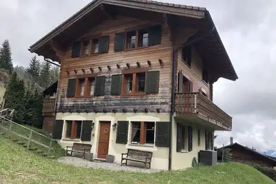 Image de ** Charming Chalet 100m walk to Piste and pleasant walk into central Villars **