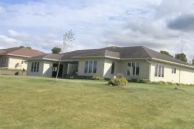 Image de 1 level Golf Course Property think Golf/Hunting/Fishing/Atv’s/Snowmobiling
