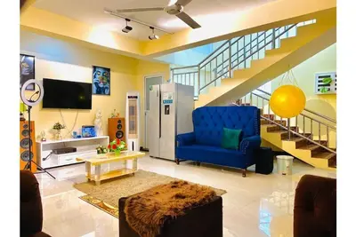 Image de ''Unique and Private Modern Home, Entire House''