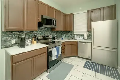 Image de Green & Charming Cloverdale Duplex w/ Spacious Yard & Home Office