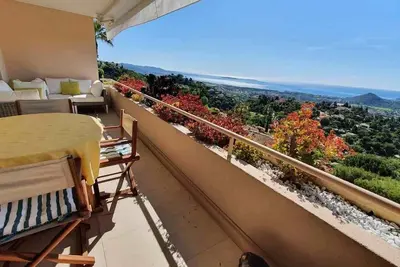 Image de Appartement 62 M2 Et Terrasse Vue Mer Exceptionnelle - Piscine Privee