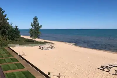 Image de Experience Unmatched Luxury at Our Stunning Lake Huron Penthouse