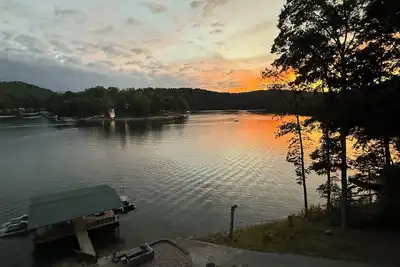Image de Lakefront House with Hot Tub, 2 covered Decks, Boat Dock & Patio w/ Firepit