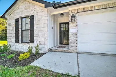 Image de Well-Appointed Montgomery Home w/ Fenced Yard