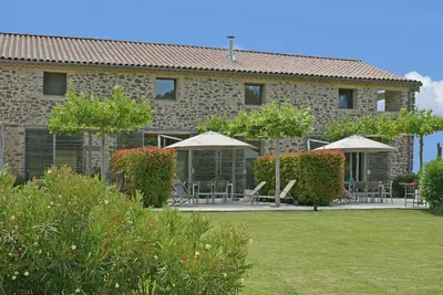 Image de Ferme à Languedoc avec piscine et vignobles
