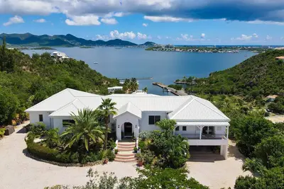 Image de Le Mas Caraibes in Cupecoy by Personal Villas - Overlooking the Scenic Simpson B