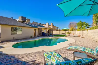 Image de Spacious 4br w/ Sparkling Pool + Sports Nearby