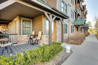 Image de Ski-In\/Ski-Out Granby Ranch Condo w\/ Fireplace!