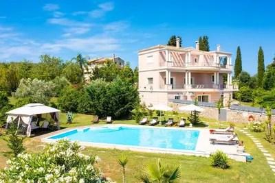 Image de Villa Denise - Quatre Chambres Villa, Couchages 8