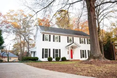 Image de Entire House with Parking | Ideal for Long Stays!