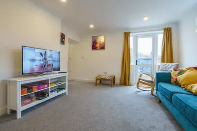 Image de Private deck with newly refurbished flat attached!