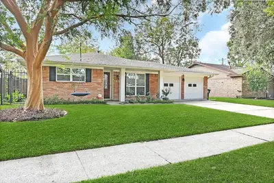 Image de Pet Friendly Home in Garden Oaks/Forest Oak area Lrg 4 Bedroom Home