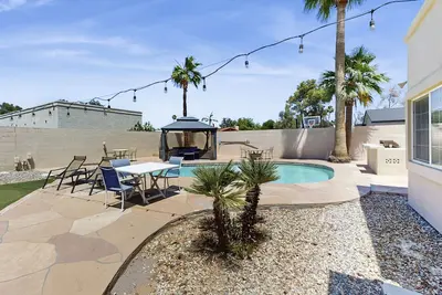 Beautiful home close to everything with private pool & hot tub, fast WiFi, Ac