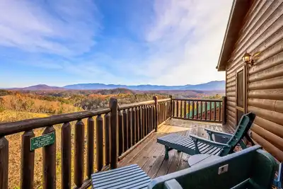 Image de All The Options: Mountain Views + Location + Hot Tub + Pool Table