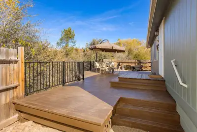 Image de Pet-Friendly. Fully fenced yard