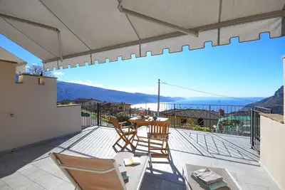 Image de Conte, with big balcony and lake view
