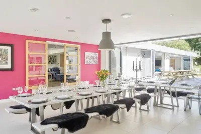 Image de The Most Amazing House In Cheltenham / Cotswolds Ideal For Parties & Families