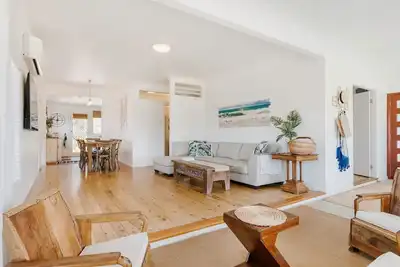 Image de Argyle Beach House - Coastal Style, 130m to beach,