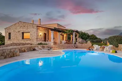 Image de Villa à San Teodoro avec 5 chambres à coucher, 10 couchages