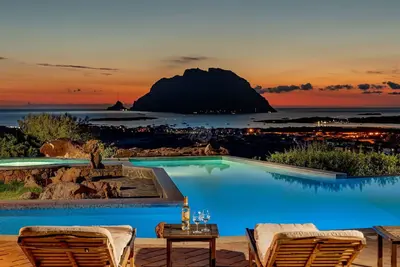Villa à Porto San Paolo avec 6 chambres à coucher, 12 couchages