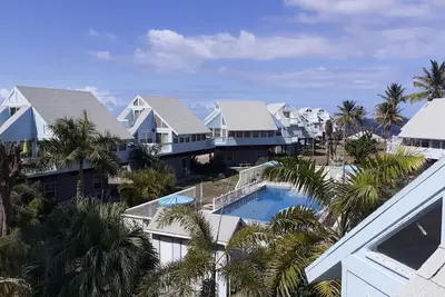 Image de Pool View Unit At Sealofts On The Beach awaits