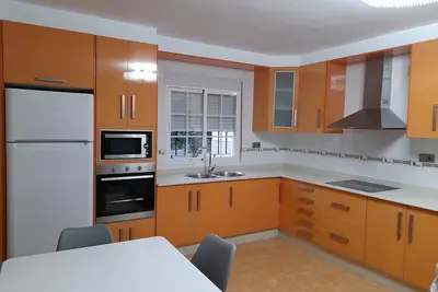 Image de Cottage with fireplace