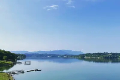 Image de Gorgeous Getaway - Douglas Lake - Smoky Mountains view - Private Boat Dock