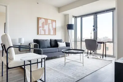 Image de Spacious East Cambridge 2b2b w/ W/D & Gym, steps from T, by Blueground